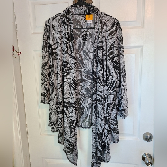 Ruby Road Woman's Light Weight Floral Cover Jacket,Size: 2XL Color Grey/Black - Picture 4 of 12